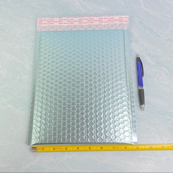 20 8.5X11 Holographic Bubble Mailers PRICE IS FIRM - Picture 5 of 8